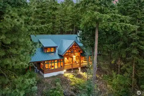 One-of-a-kind Legacy Property on Lake Cle Elum
