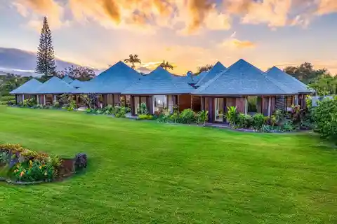 Magnificent Bluff Estate