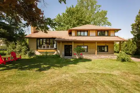 Beautifully Renovated Split-Level Home