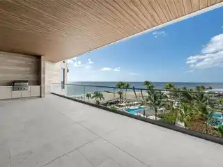 Exceptional Residence in the Armand Building