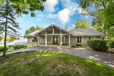 Fully Renovated Lakefront Residence