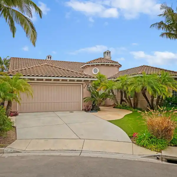 IMMACULATE HOME IN THE CROWN COLLECTION