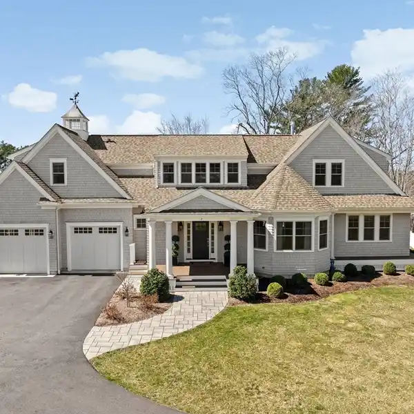 IMMACULATE HOME FROM A TOP BUILDER