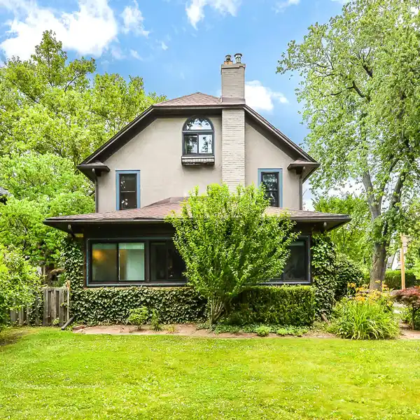 FANTASTIC HOME IN THE HEART OF BURNS PARK