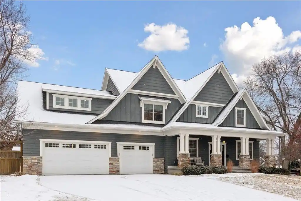 Beautiful Spacious Home in Desirable Highlands