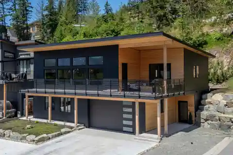 Exceptional Custom-Built Sunstone Home