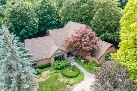 Secluded Riverfront Escape in Oak River West