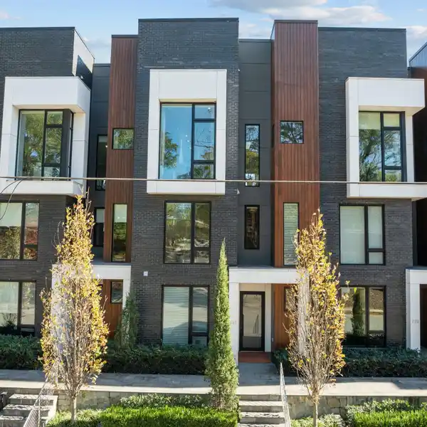 FABULOUSLY UNIQUE HOME FULL OF STYLE