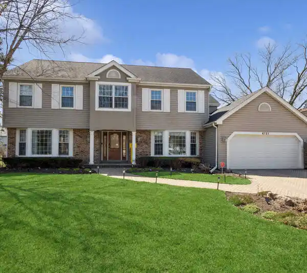 MOVE-IN READY HOME IN LAKESHIRE