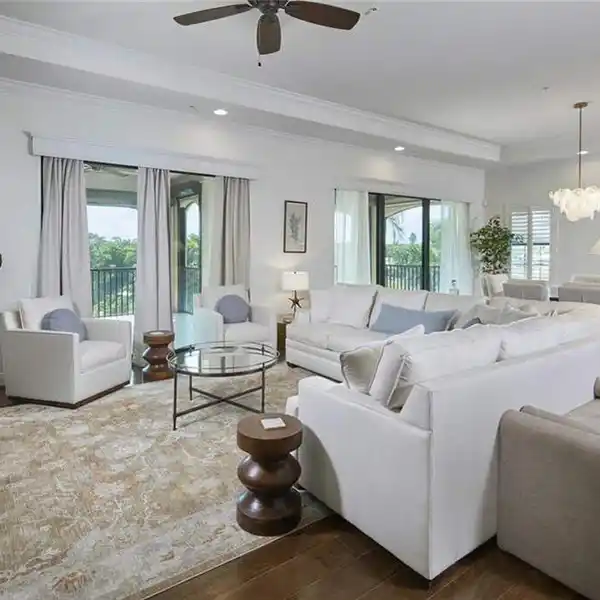 TOP FLOOR PENTHOUSE IN TERZETTO