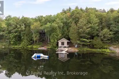 The Very Best of Refined Lakefront Living