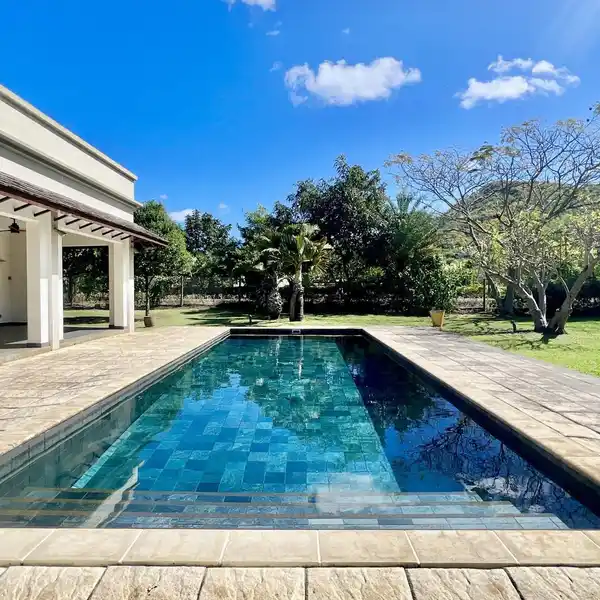 RIVIèRE NOIRE VILLA WITH PANORAMIC MOUNTAIN VIEWS