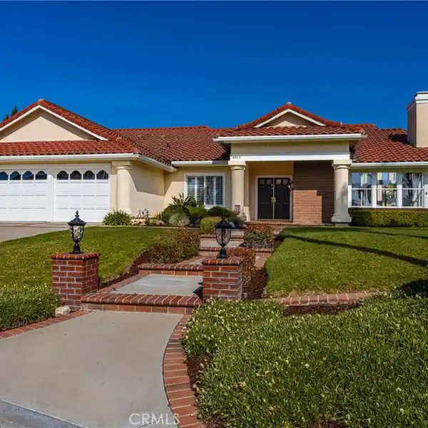 ELEGANT SINGLE-STORY HOME
