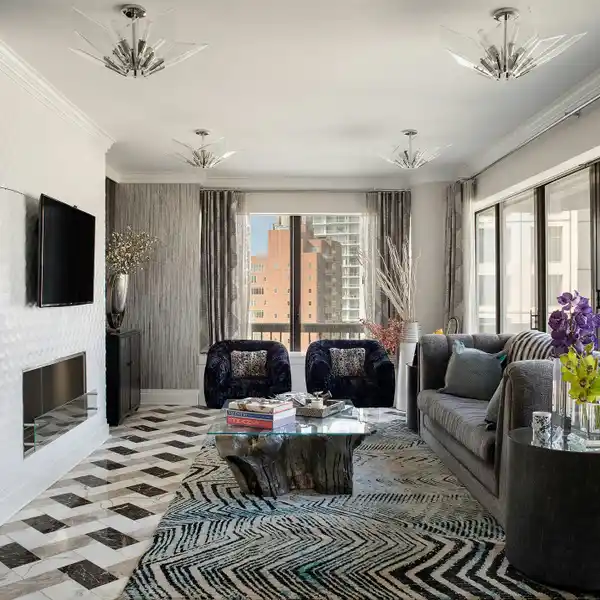 SUPERBLY DESIGNED APARTMENT