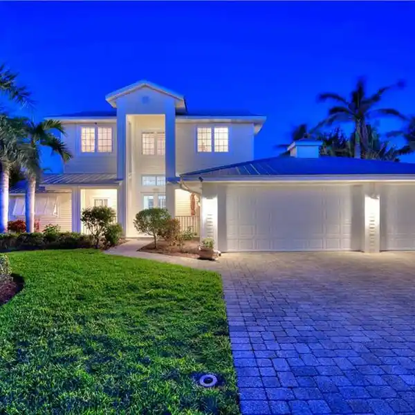 EXCEPTIONAL PROPERTY IN THE SERENE COMMUNITY OF WATERSHADOWS