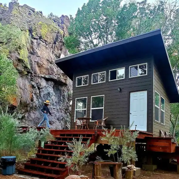 RARE RIVERFRONT PARADISE