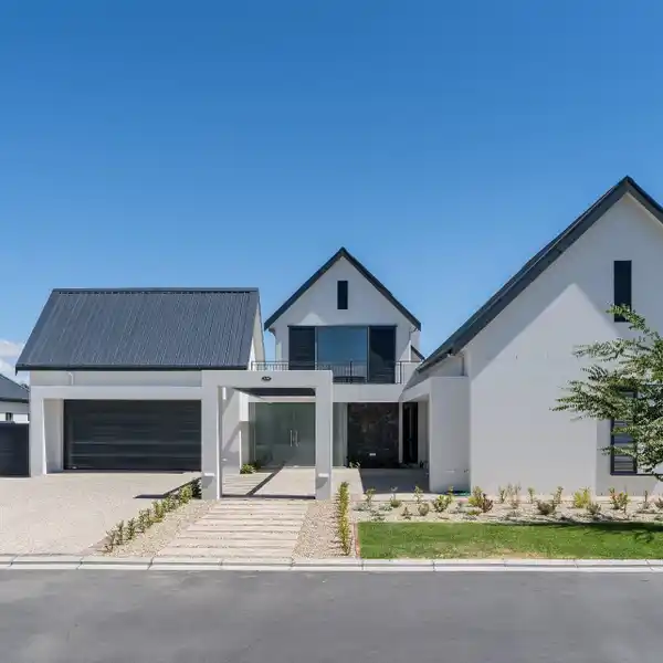 GORGEOUS VAL DE VIE NEW HOME