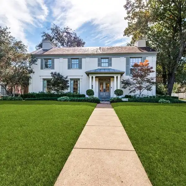 BEAUTIFUL BRADFIELD HOME
