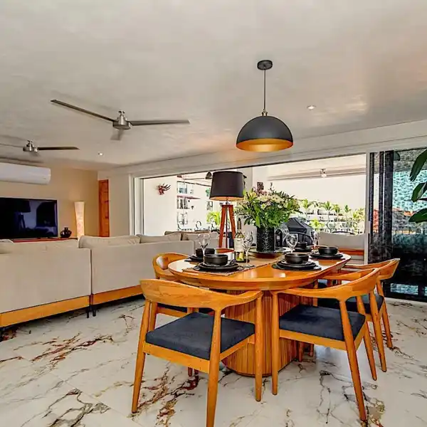 CONTEMPORARY MARINA LIVING WITH DESIGNER FINISHES