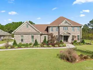 Private and Peaceful Estate with Pool