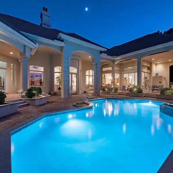 TIMELESS ELEGANCE IN GREY OAKS