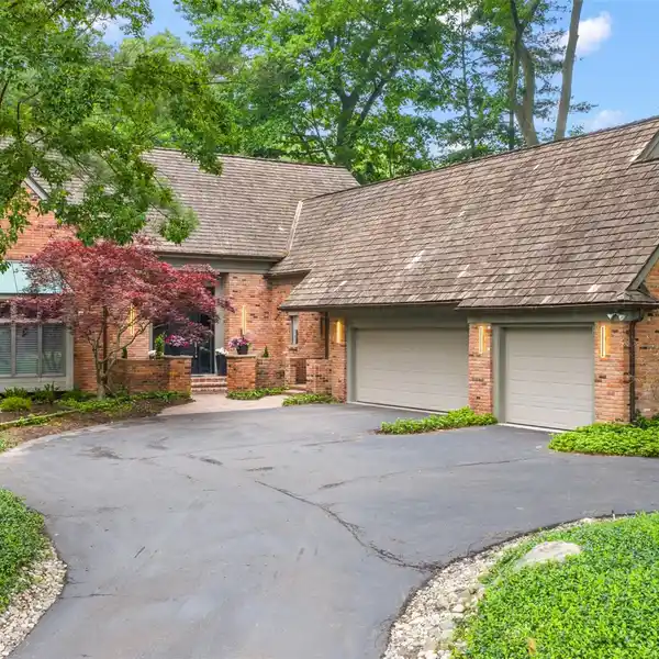 BEAUTIFULLY UPDATED BLOOMFIELD CLUB HOME