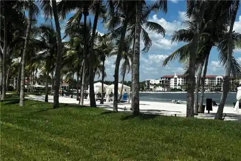 Luxurious Third-Floor Condo