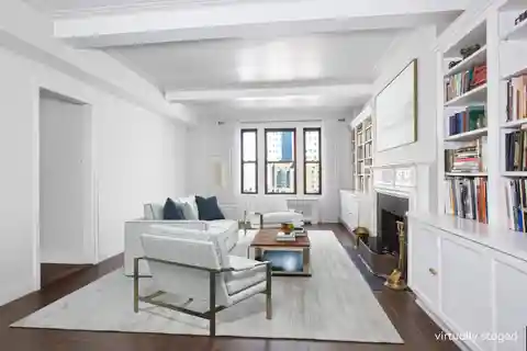 Charming and Spacious Apartment with a Central Park View