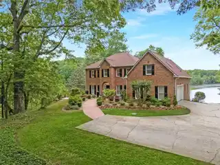 Lakefront Luxury with City Convenience