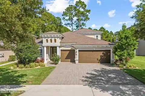 Luxury and Sophistication in Coastal Oaks