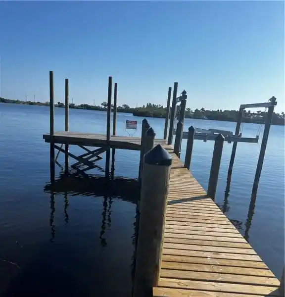 A WATERFRONT PARADISE FOR BOATERS & NATURE LOVERS