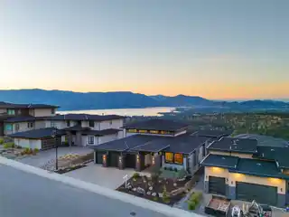 Luxurious Living at Its Finest in the Ponds