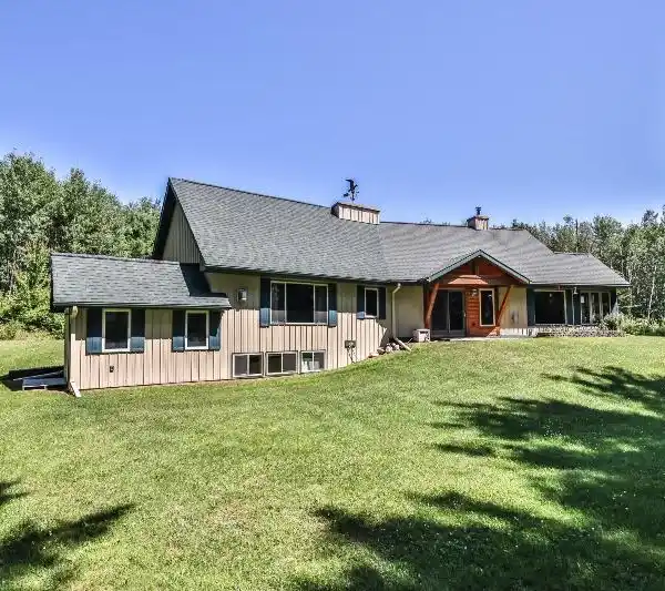 RARE PROPERTY ON MEYER LAKE
