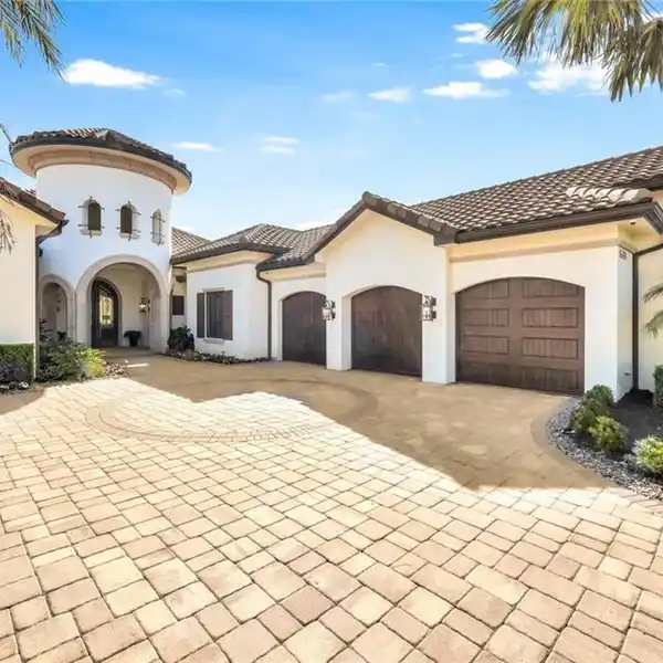 EXQUISITE CUSTOM ESTATE