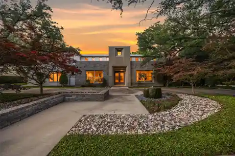 Exceptional Luxury Living on a Golf Course Lot