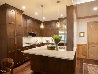 Rare Ski-In/ski-Out Residence at Creekside