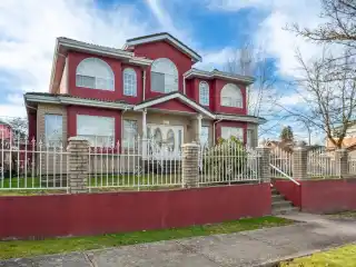 Great Opportunity in Norquay Village