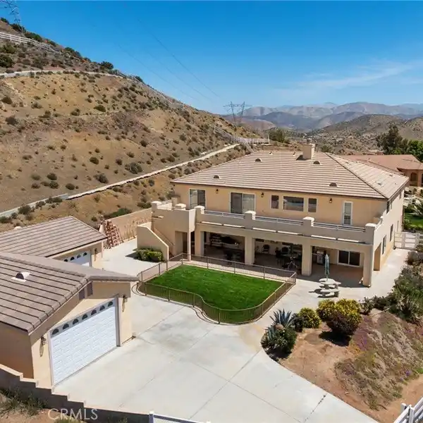 THE PERFECT BLEND OF LUXURY AND FUNCTIONALITY