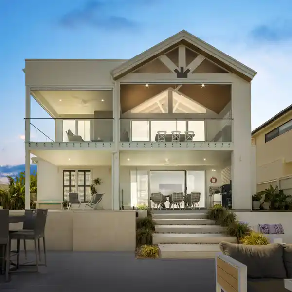 BEAUTIFUL CUSTOM LAKEFRONT HOME