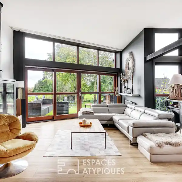 ARCHITECT-DESIGNED HOUSE IN A PRIVATE ENVIRONMENT