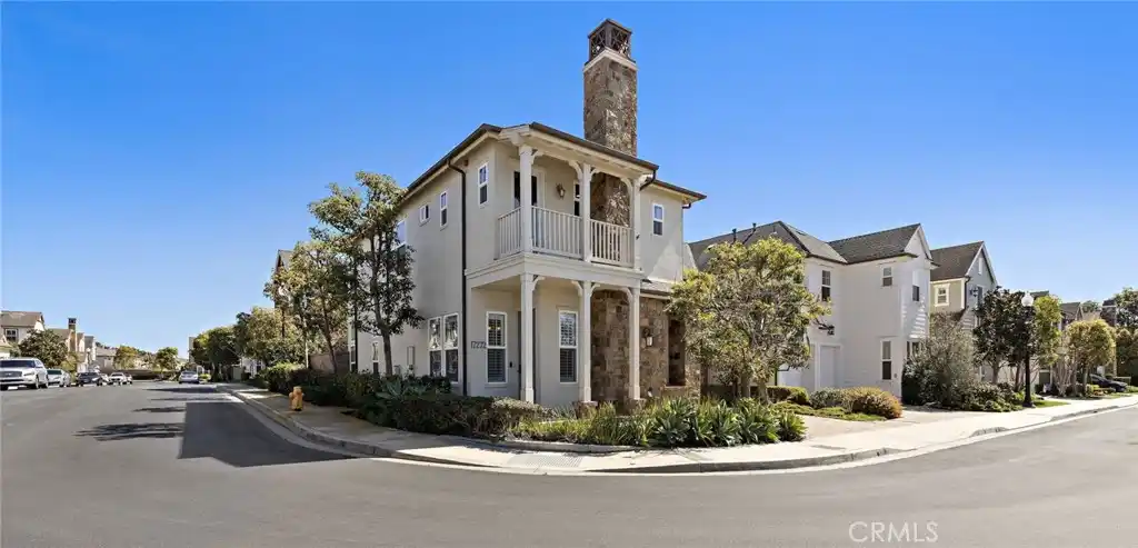 Stunning Home in a Desirable Brightwater Location