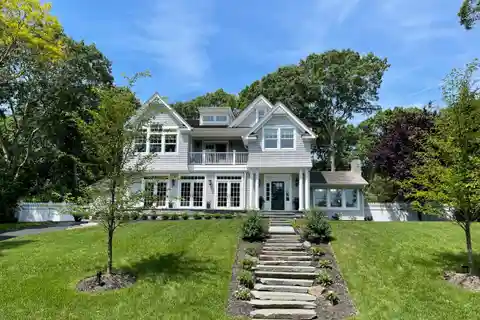 Beautiful Brand New Construction for the Summer