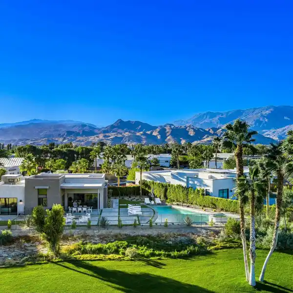 ELEGANT MODERN HOME IN GATED ESCENA