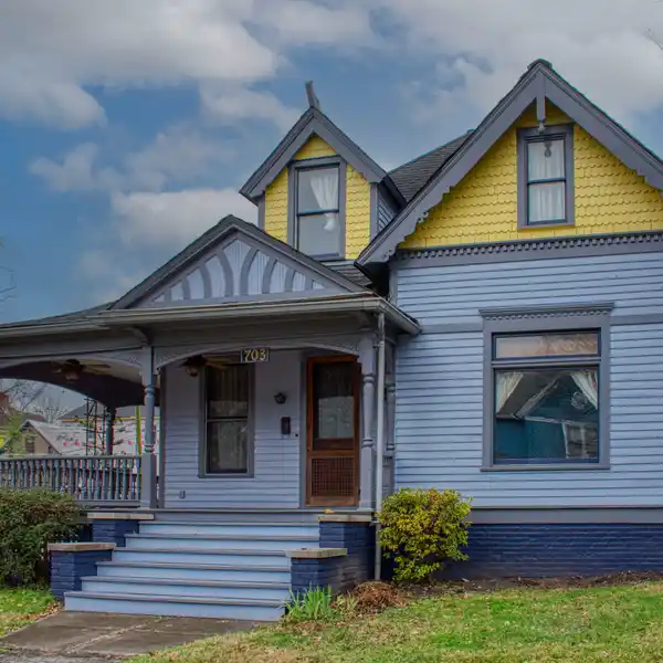 EARLY TWENTIETH CENTURY HOME IN THE FOURTH & GILL HISTORIC NEIGHBORHOOD