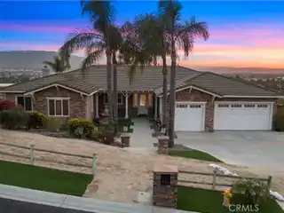 Luxurious and Charming Single-Story Estate