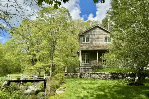 Renovated Antique Home with Luxury Amenities
