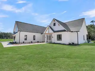 Gorgeous New Open-Concept Home