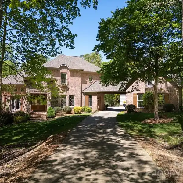 RARE OPPORTUNITY IN DEERFIELD PLANTATION