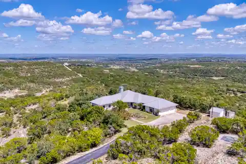 Extraordinary Luxurious Retreat