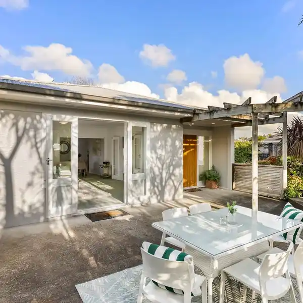 RARE KOHIMARAMA CUL-DE-SAC GEM NEAR BEACH